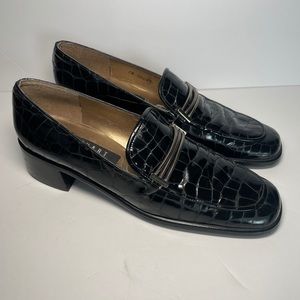 Stuart Weitzman Black Crocodile print loafer-7